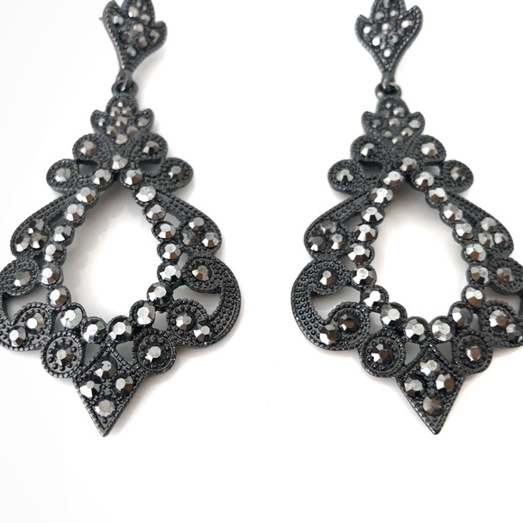 Brand New Earrings with Rhinestone - Picture 4 of 6